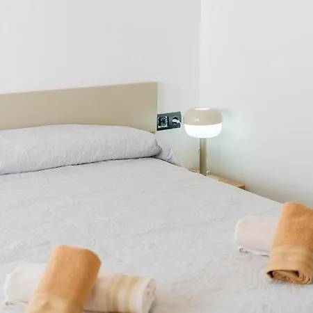 Elcano Living 6 펜션 *
